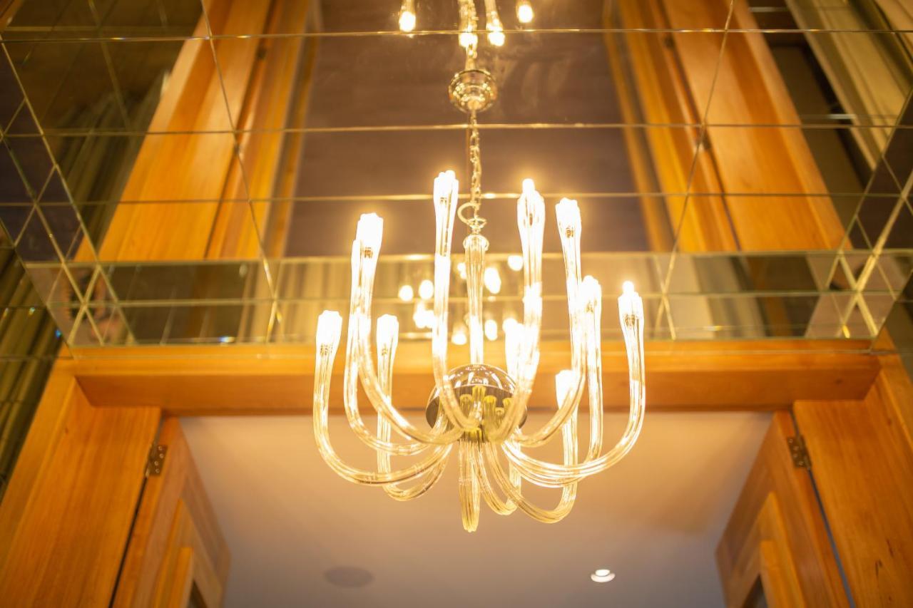 Grand Brizo Comahue Hotel Neuquen Exterior photo